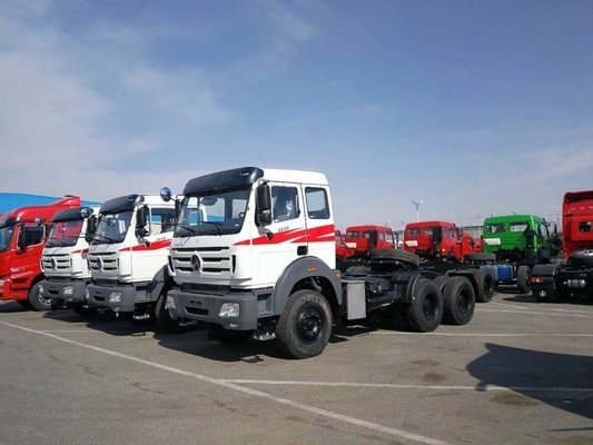 Κεφαλή ελκυστήρα Beiben 6X4 3 άξονες με σύστημα διεύθυνσης Zf8098 και γρήγορο κιβώτιο ταχυτήτων 12js200t