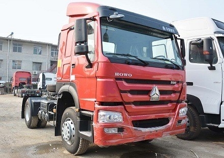 40-60 τόνων χωρητικότητα φόρτωσης Euro2 Sinotruk HOWO 4X2 φορτηγό ελκυστήρα για πρότυπα