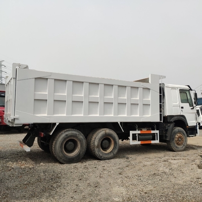 Προσαρμοσμένη αίτηση Sinotruck HOWO 6X4 Χρησιμοποιημένο φορτηγό σκουπιδιών στη Μποτσουάνα με προσαρμογή