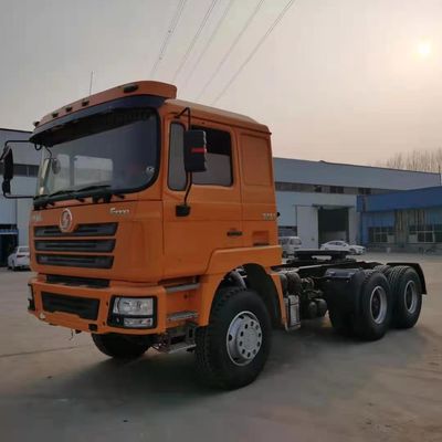6×4 Shacman Tractor Truck Head Χρησιμοποιείται με σχεδιασμό ακτινοειδούς ελαστικού και τροχιά κίνησης