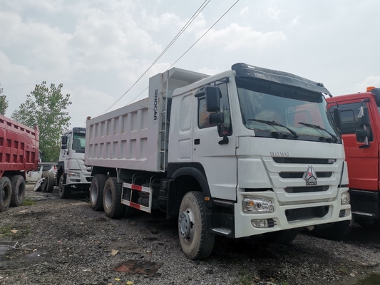 Χρησιμοποιούμενο Sinotruk HOWO Shacman Dump Tipper για την Αφρική 6×4 τροχός οδήγησης 300L δεξαμενόπλοιο καυσίμου