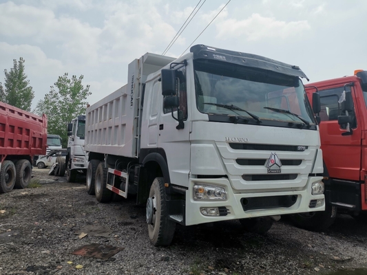 Χρησιμοποιούμενο Sinotruk HOWO Shacman Dump Tipper για την Αφρική 6×4 τροχός οδήγησης 300L δεξαμενόπλοιο καυσίμου