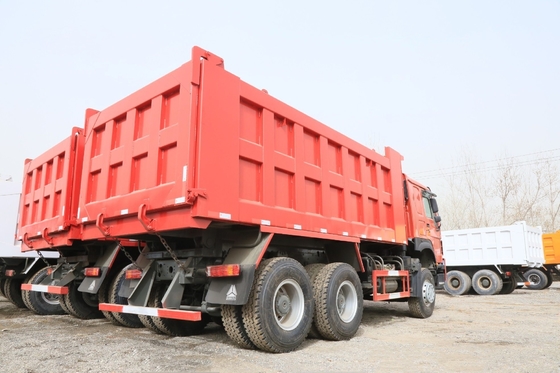 Χρησιμοποιημένο φορτηγό HOWO 6X4 336HP με χειροκίνητη μετάδοση σε καλή κατάσταση