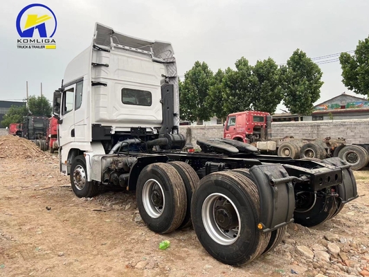 F3000 3 άξονες Shacman ελκυστήρα με άλογα 351-450hp Πρότυπο εκπομπών Euro 2