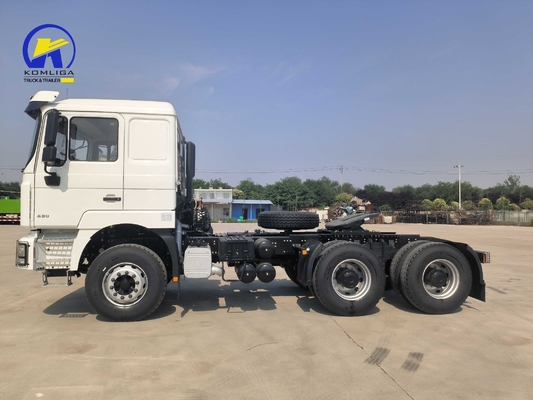 6X4 Shacman Tractor Truck Head με άνθρωπο 16 τόνων πίσω άξονας και 400L Αλουμινίου πετρελαϊκό δεξαμενόπλοιο