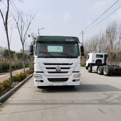 Σινοτροχείο HOWO 6X4 Κεφαλή κινητήρα για ρυμουλκούμενο με χειροκίνητη μετάδοση τύπου 6800*2500*3200mm