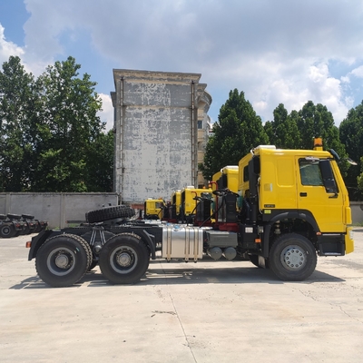 Sinotruk HOWO 3 Άξονες Τρακτέρ Φορτηγό Πύργο Φορτηγό για 21-30 τόνων χωρητικότητας φορτίου Euro2 εκπομπή