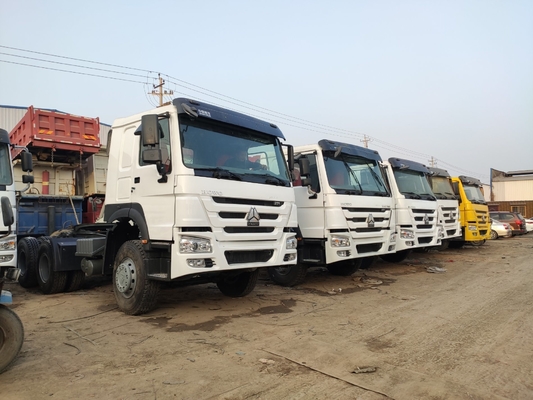 Zz4257s3241W 6X4 10 τροχούς HOWO Τρακτικό φορτηγό κεφάλι με ανθεκτικό κιβώτιο ταχυτήτων Hw19710