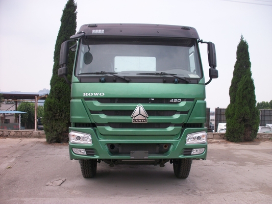 Στρώση Zf Στρώση HOWO 3 άξονες 6X4 Τρακτέρ Τροχαίο Κεφαλή Πρωτοκινητήρα 6800*2500*3200mm