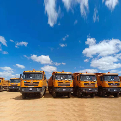 12 τροχών Shacman 8X4 Dump Tipper Truck με 375 ίππους ισχύος και 10 1 εφεδρικά ελαστικά