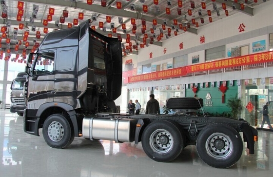 6×4 χειροκίνητο κιβώτιο μετάδοσης Sinotruk HOWO T7h Χρησιμοποιούμενο ρυμουλκούμενο κεφαλή Prime Mover Τρακτέρ φορτηγό