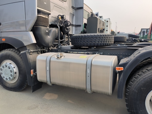 6X4 Sinotruk HOWO βαρύ φορτηγό ελκυστήρα φορτηγό ρυμουλκούμενο κεφαλή με Wd615.47 χωρητικότητα κινητήρα&gt; 8L