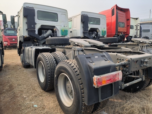 Μεγάλη χωρητικότητα φορτίου 21-30 τόνων Sinotruk HOWO Τρακτέρ Τρακτέρ D12.42-20 Μηχανή 6X4