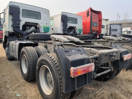 Sinotruk HOWO 10 τροχοί Χρησιμοποιούμενα 6X4 Τρακτέρ Τρακτέρ Μετρητή &gt; 8L Α/Κ καμπίνα