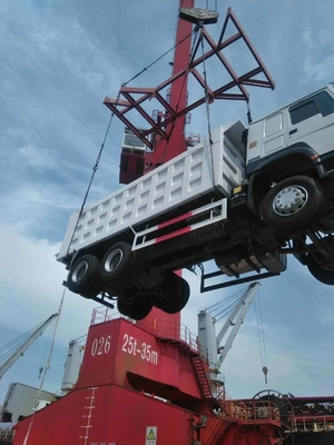 Sinotruk 10 τροχών HOWO Χρησιμοποιούμενο φορτηγό σκουπιδοτενεκέ με μπροστινό άξονα 9 τόνων χωρητικότητας φόρτωσης