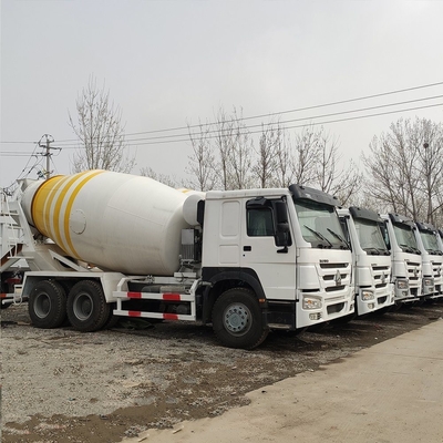 6x4 Drive Mode και Zf8118 Steering Χρησιμοποιούμενο Sinotruck Μείγμα σκυροδέματος φορτηγό σε προσιτή τιμή