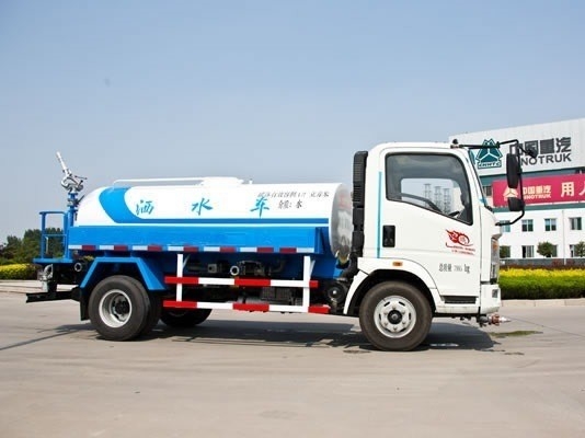 30T ωφέλιμο φορτίο Sinotruck HOWO 4X2 Mini 2000 γαλόνια φορτηγό νερού με κινητήρα D12.42