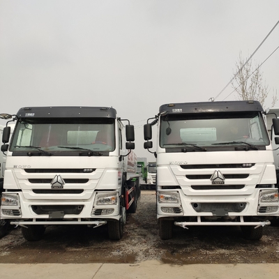 Χειροκίνητο κιβώτιο μετάδοσης κόκκινο Sino Sinotruck HOWO 20m3 5000 γαλόνια Sprinkler νερού με 1
