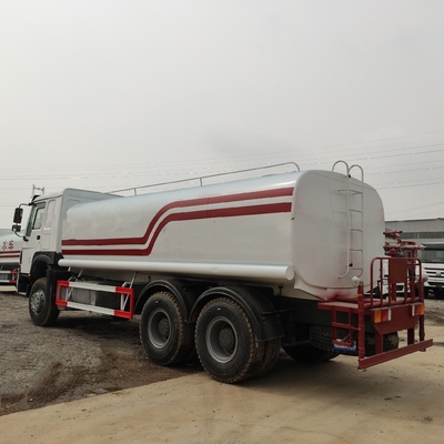 Zf8118 Στροφή Sinotruck HOWO 20000λίτρα Οδική οδική δεξαμενή νερού Σπρινκλερ φορτηγό