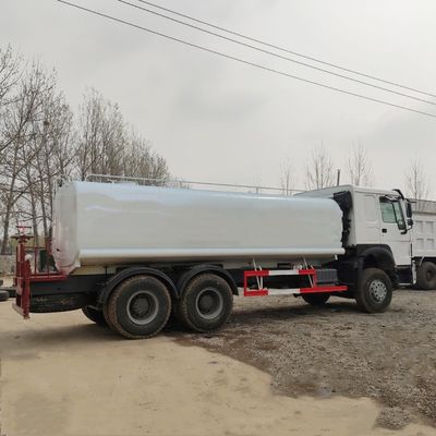 Sinotruck HOWO 371HP 6X4 φορτηγό δεξαμενών νερού με χωρητικότητα κινητήρα&gt; 8L και ανθεκτική σχεδίαση