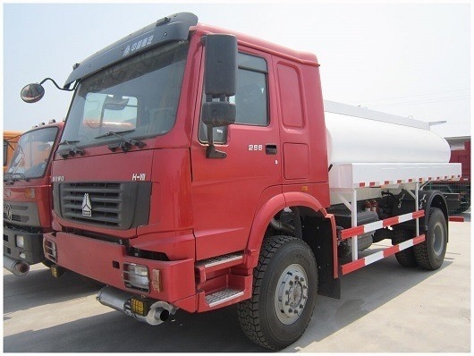 Στροφικό σύστημα Zf8118 Sinotruk 20000 λίτρα Ντίζελ Τάνκερ λάδι 15000 λίτρα Τάνκερ καυσίμου φορτηγό