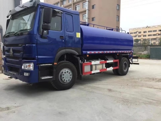 3000 γαλόνια 5000 γαλόνια 4X2 φορτηγό καυσίμου 6 τροχών φορτηγό δεξαμενόπλοιου πετρελαίου με Zf8118 τιμόνι