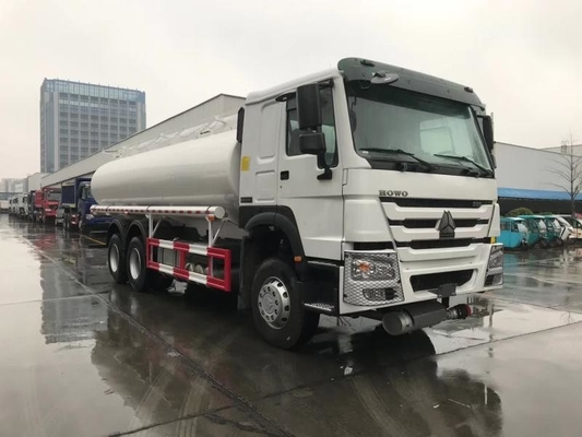 Μεγάλη χωρητικότητα 20000L 25000L Χρησιμοποιούμενο Sinotruck HOWO Τανκέρ πετρελαίου