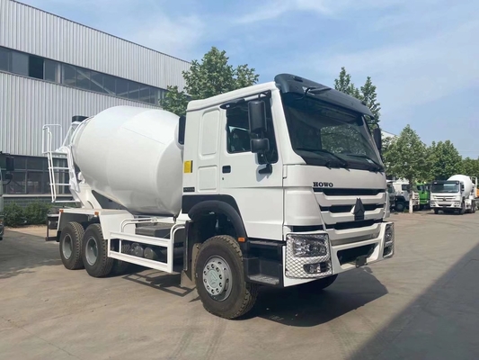 Χειροκίνητο κιβώτιο μεταφοράς 6-10 Cbm Sinotruk HOWO Mixer Truck με διπλό άξονα κίνησης μείωσης