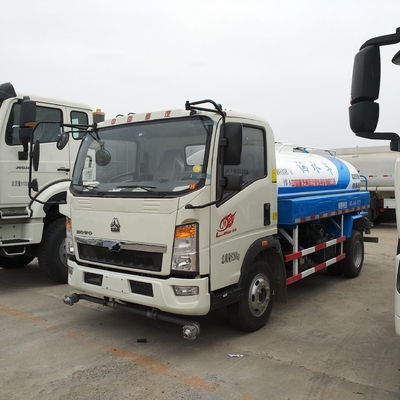 Sinotruk HOWO 6X4 Σπρίνκελερ φορτηγό νερού με βαλβίδα API Ένα κρεβάτι και δύο καθίσματα