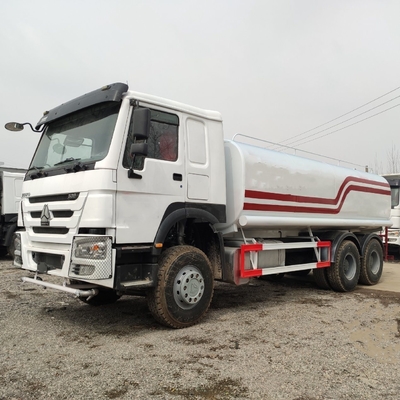1X9000 Kgs Πρωτό άξονας Euro 2 Sinotruk HOWO 4X2/6X4/8X4 Φορτηγό ψεκασμού για τα απόβλητα