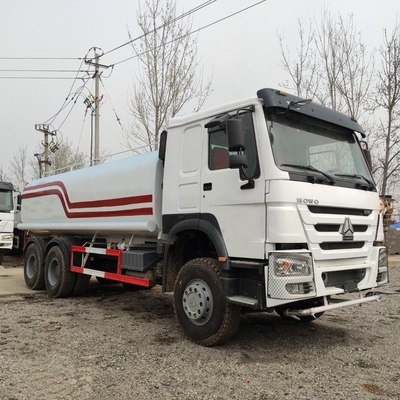1X9000 Kgs Πρωτό άξονας Euro 2 Sinotruk HOWO 4X2/6X4/8X4 Φορτηγό ψεκασμού για τα απόβλητα