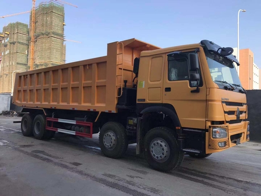 351-450hp HOWO 8X4 Heavy Duty Dumper με 12 τροχούς και 300L Tanker καυσίμου