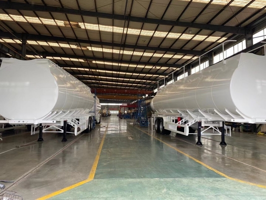 Τρίο άξονες 40000L 45000L 50000L Παρασκευαστές ρυμουλκούμενων ντίζελ για διανομή καυσίμου