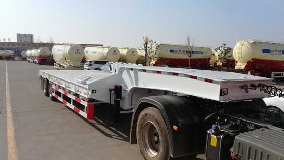 Sinotruk HOWO 3άξονας 60t ημι-χαμηλόπανο ρυμουλκούμενο με ράμπα 7000-8000mm